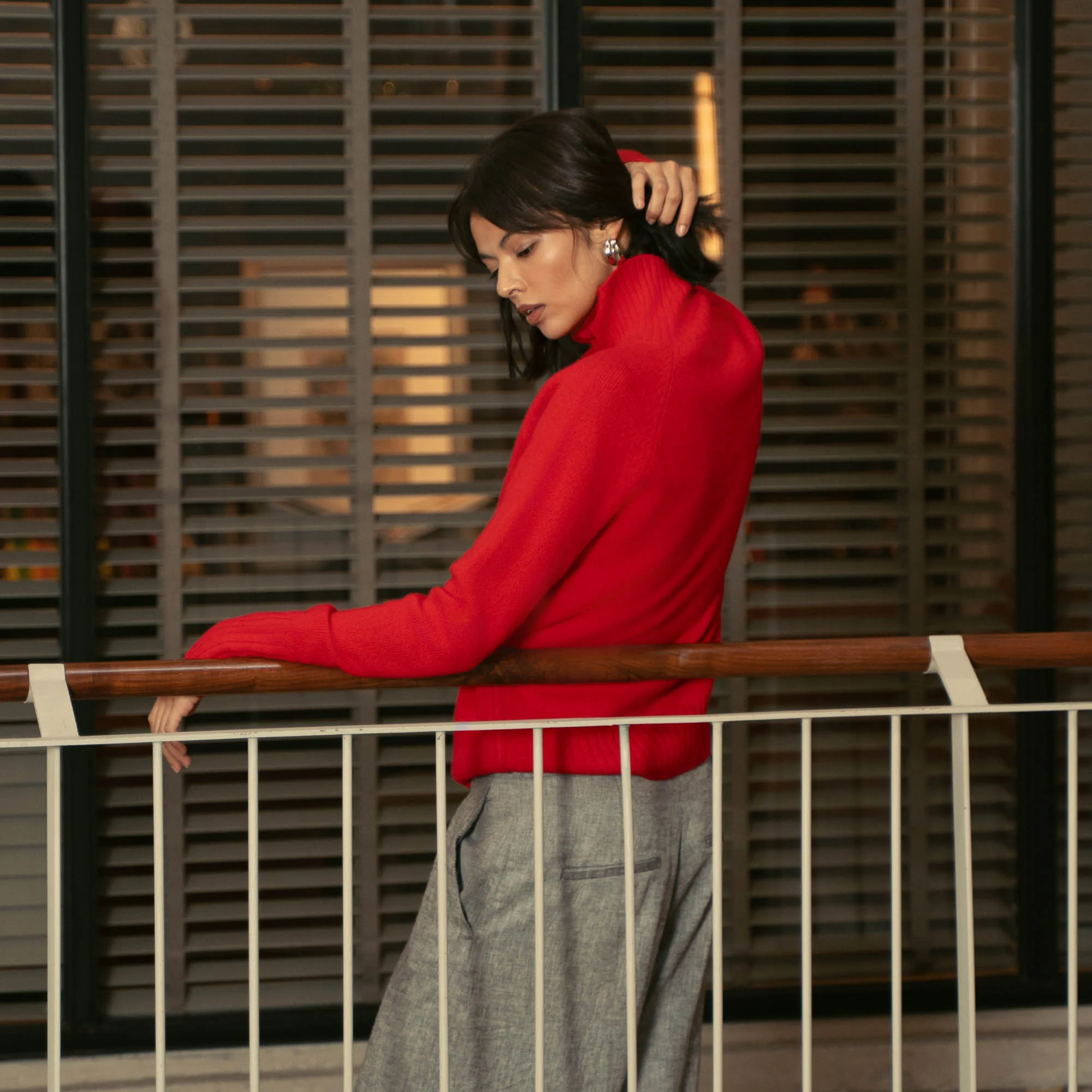 Emma Cashmere Relaxed Turtleneck Sweater - Image 100