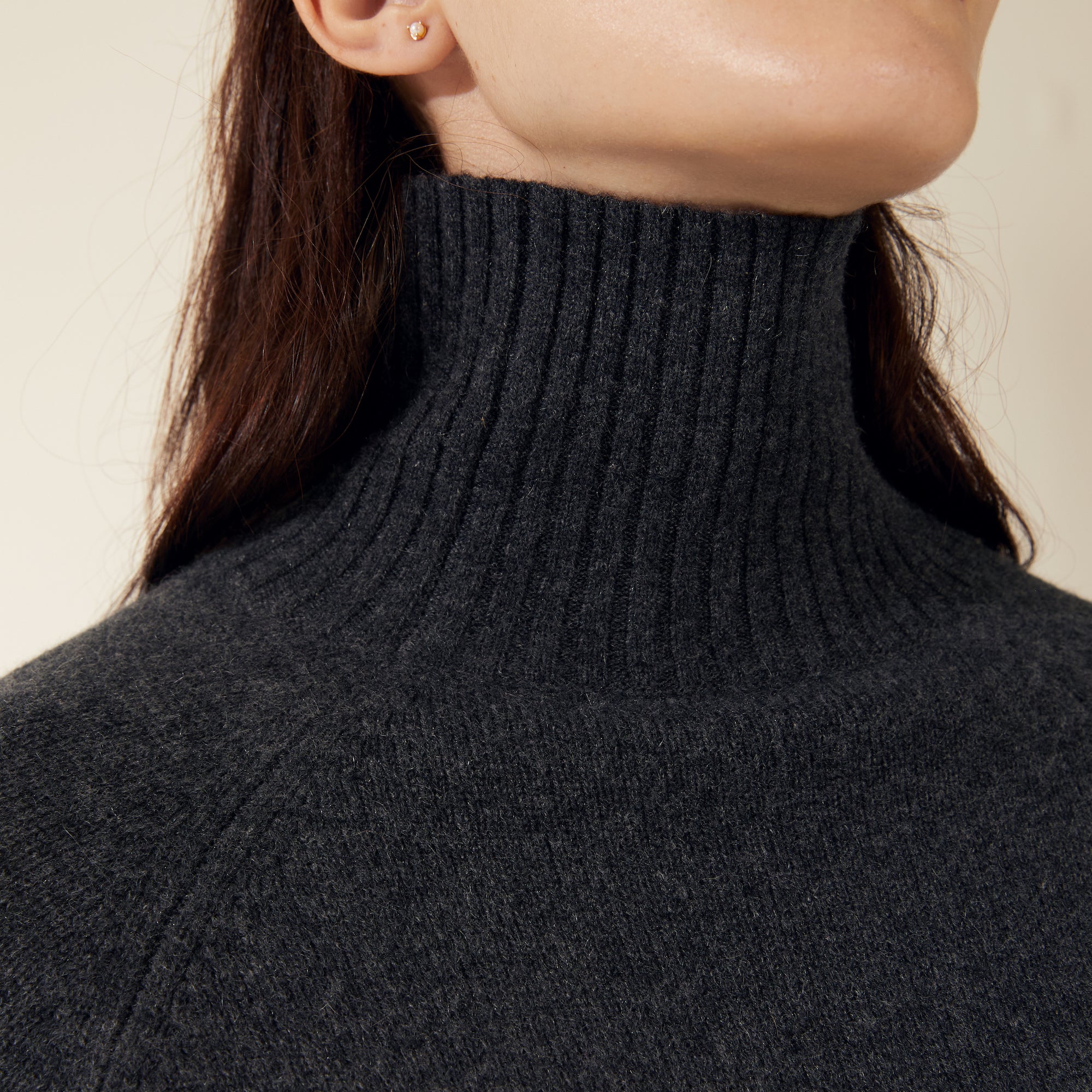 Emma Cashmere Relaxed Turtleneck Sweater - Image 18