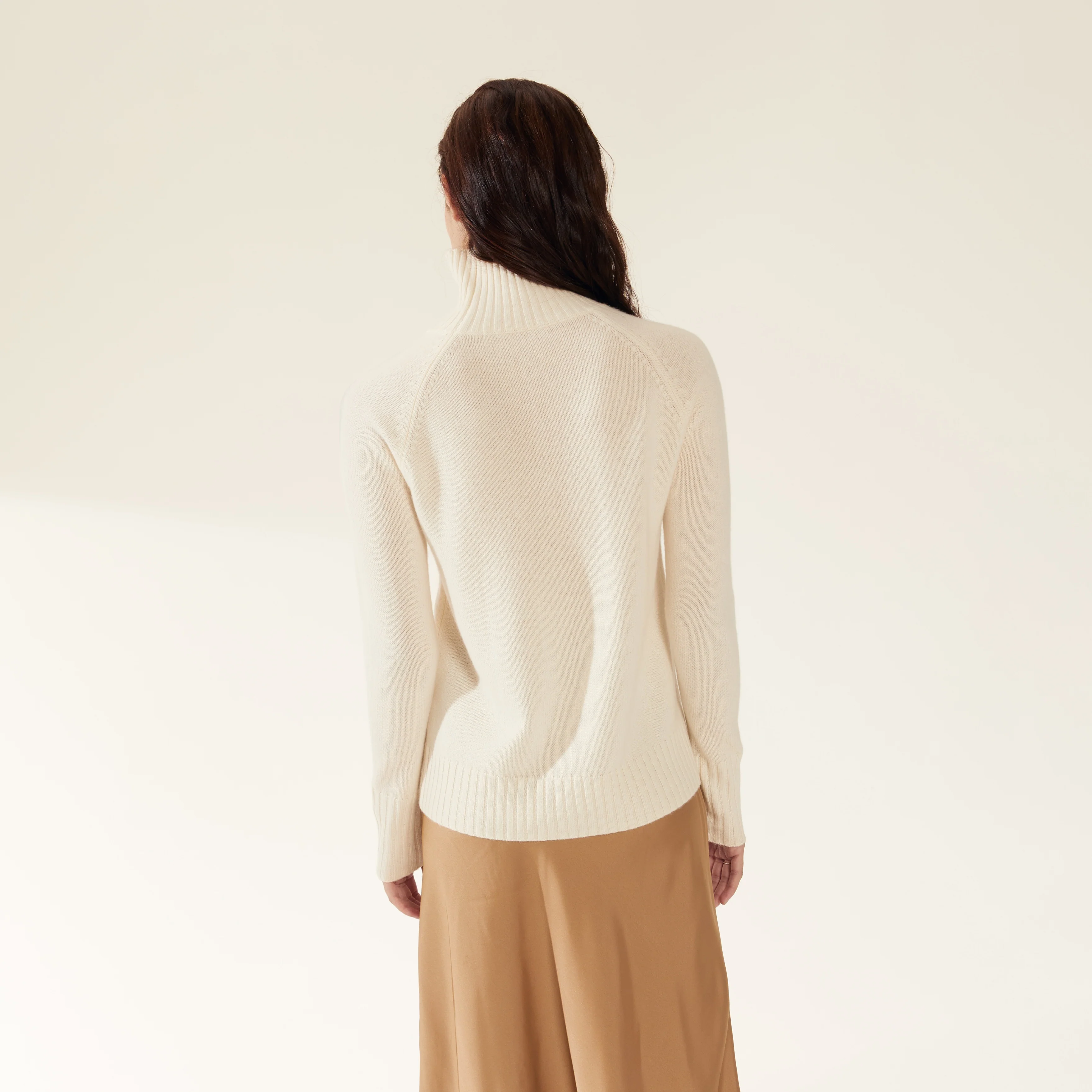 Emma Cashmere Relaxed Turtleneck Sweater - Image 21