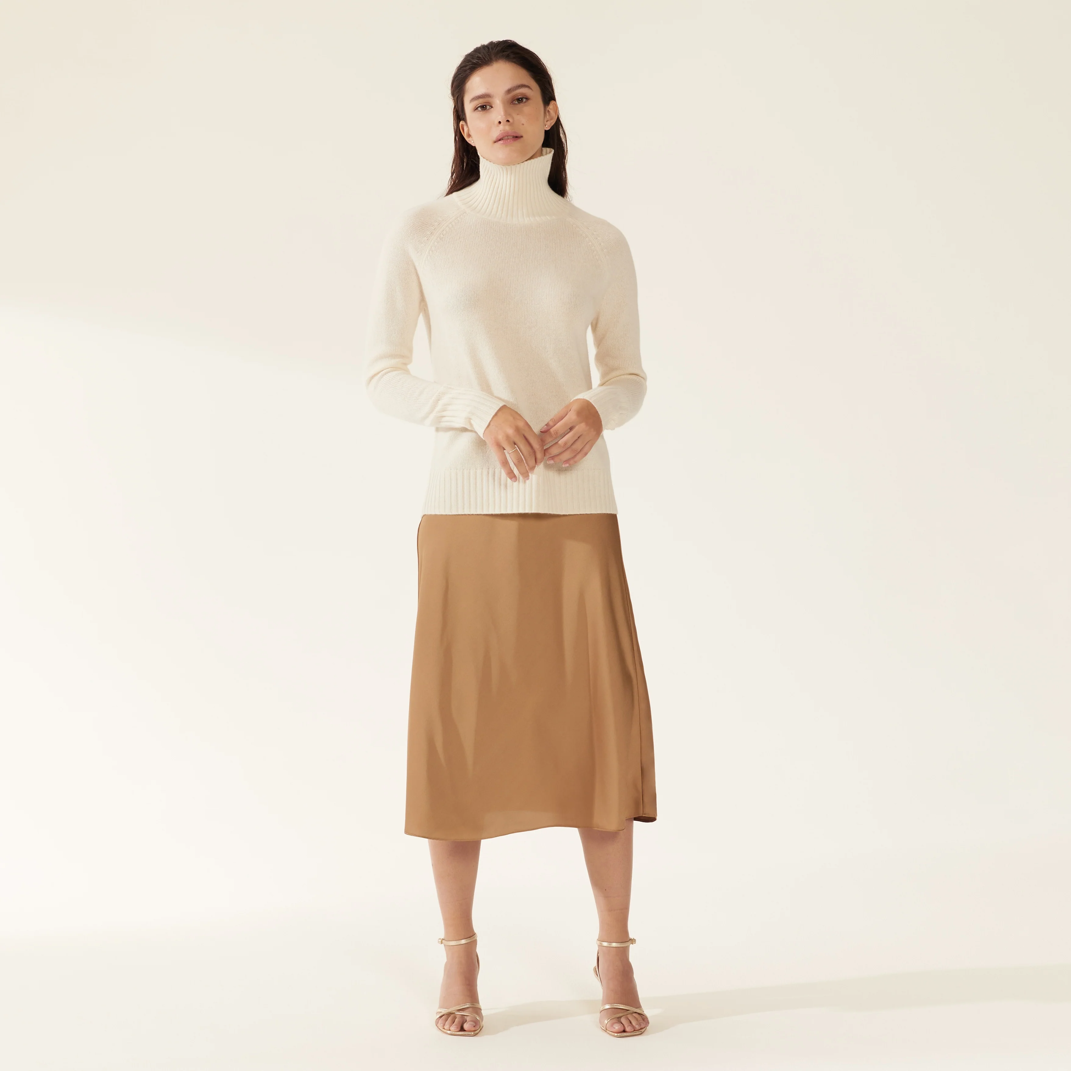 Emma Cashmere Relaxed Turtleneck Sweater - Image 23