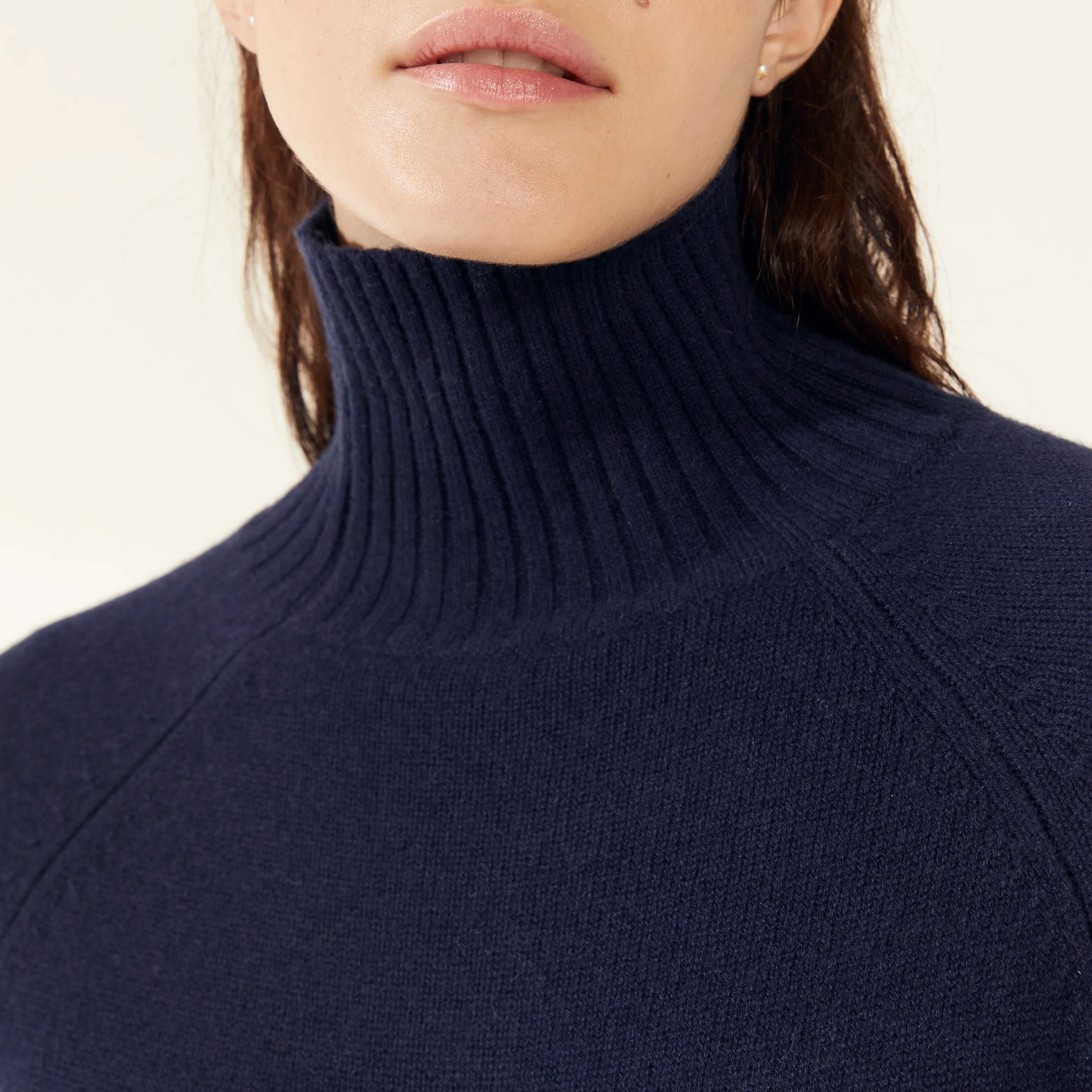 Emma Cashmere Relaxed Turtleneck Sweater - Image 26