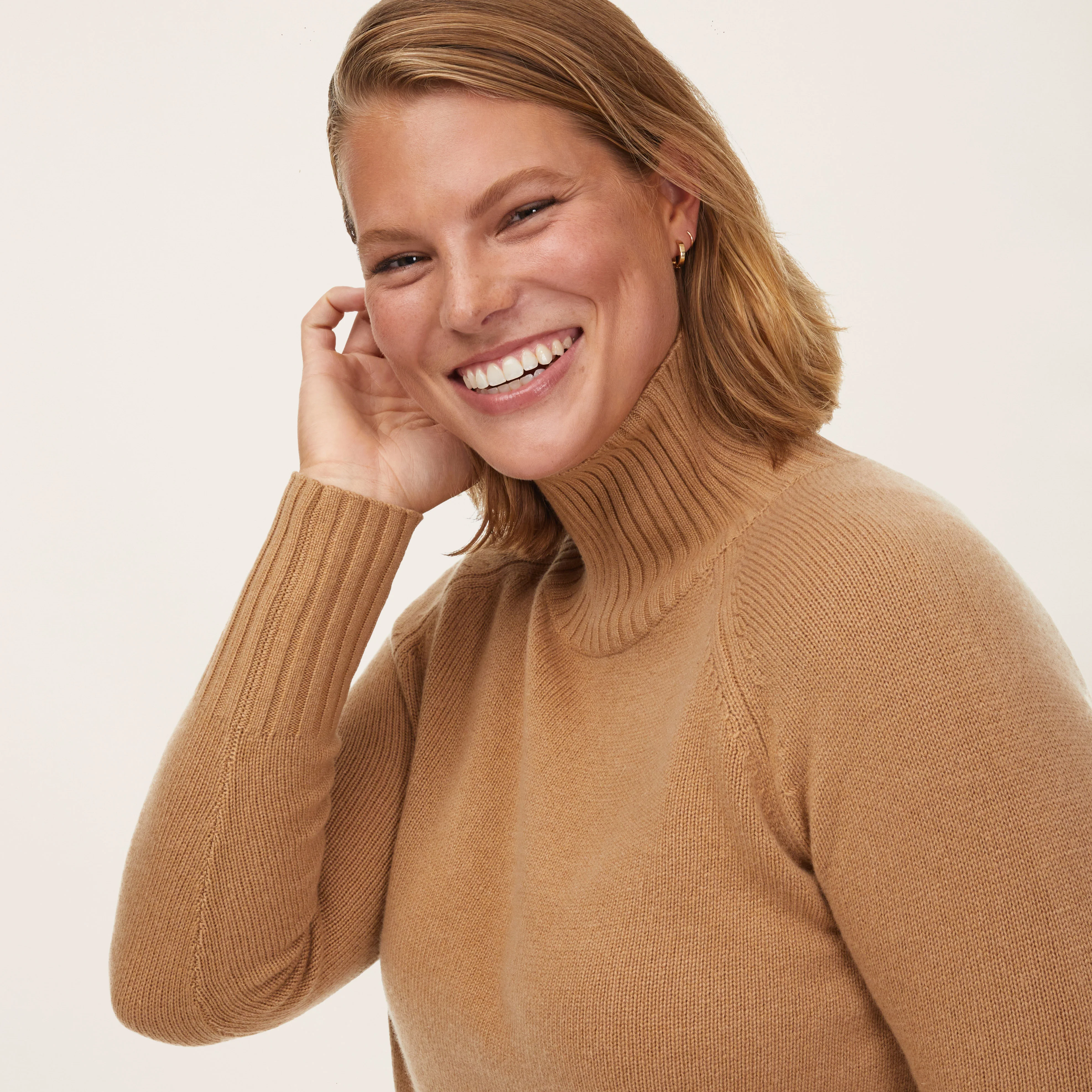 Emma Cashmere Relaxed Turtleneck Sweater - Image 30
