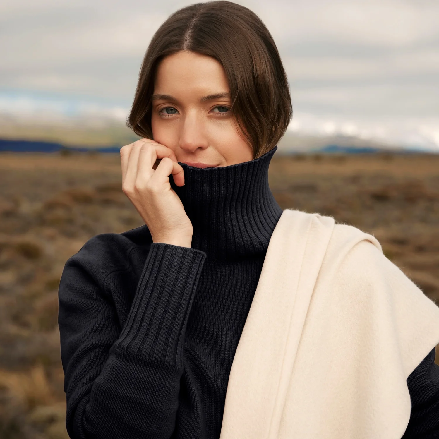 Emma Cashmere Relaxed Turtleneck Sweater - Image 43