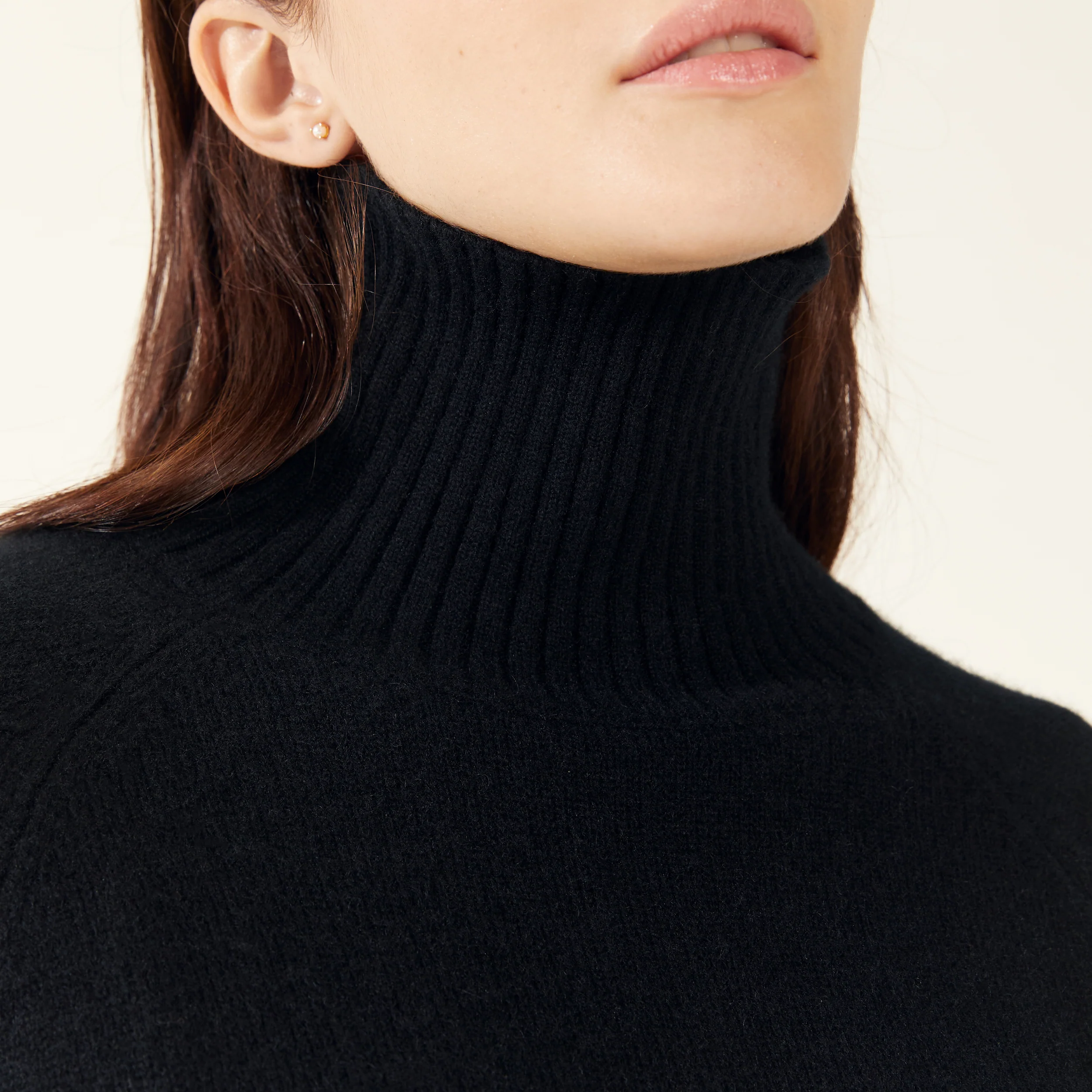 Emma Cashmere Relaxed Turtleneck Sweater - Image 8