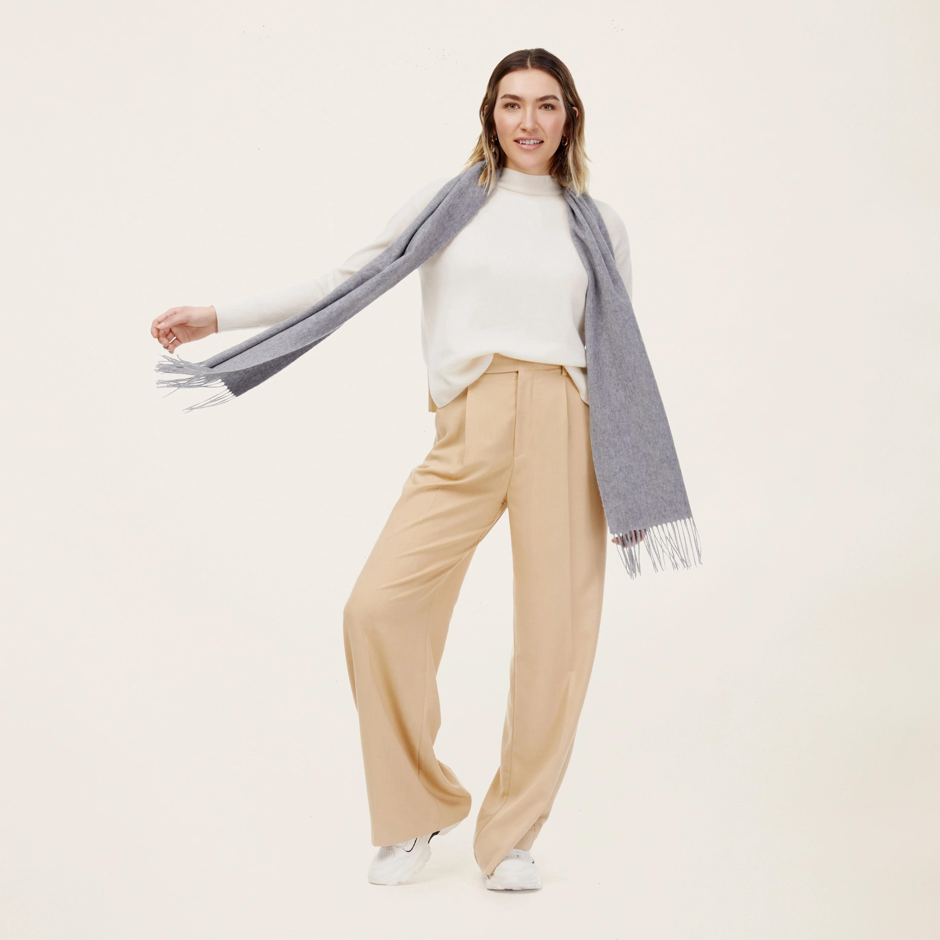 Cleo Oversized Cashmere Scarf - Image 18