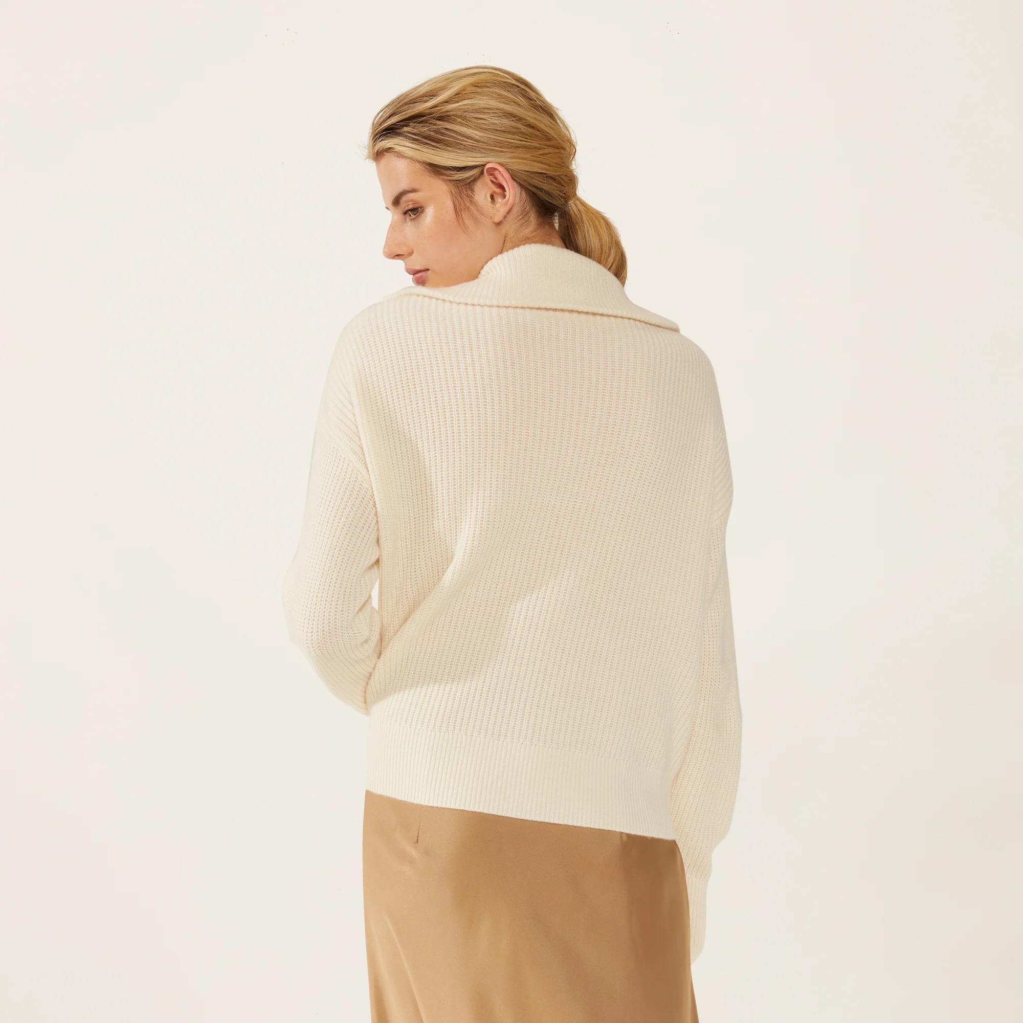 Sophia Chunky Cashmere Quarter Zip Pullover - Image 14