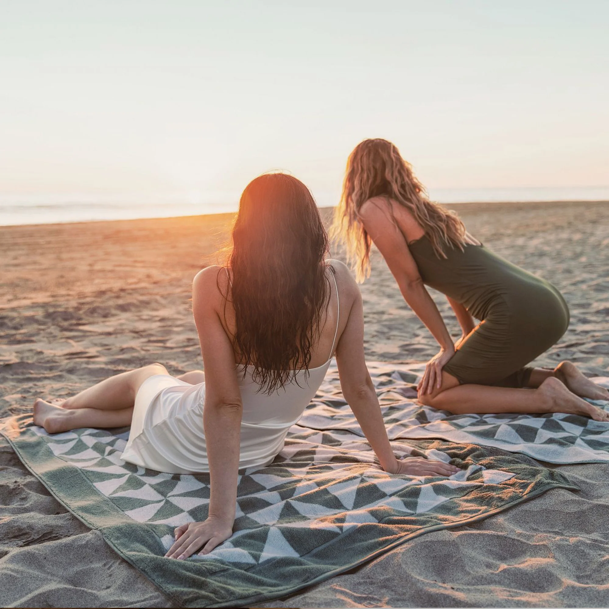 Umbra Cotton Beach Towel - Image 3