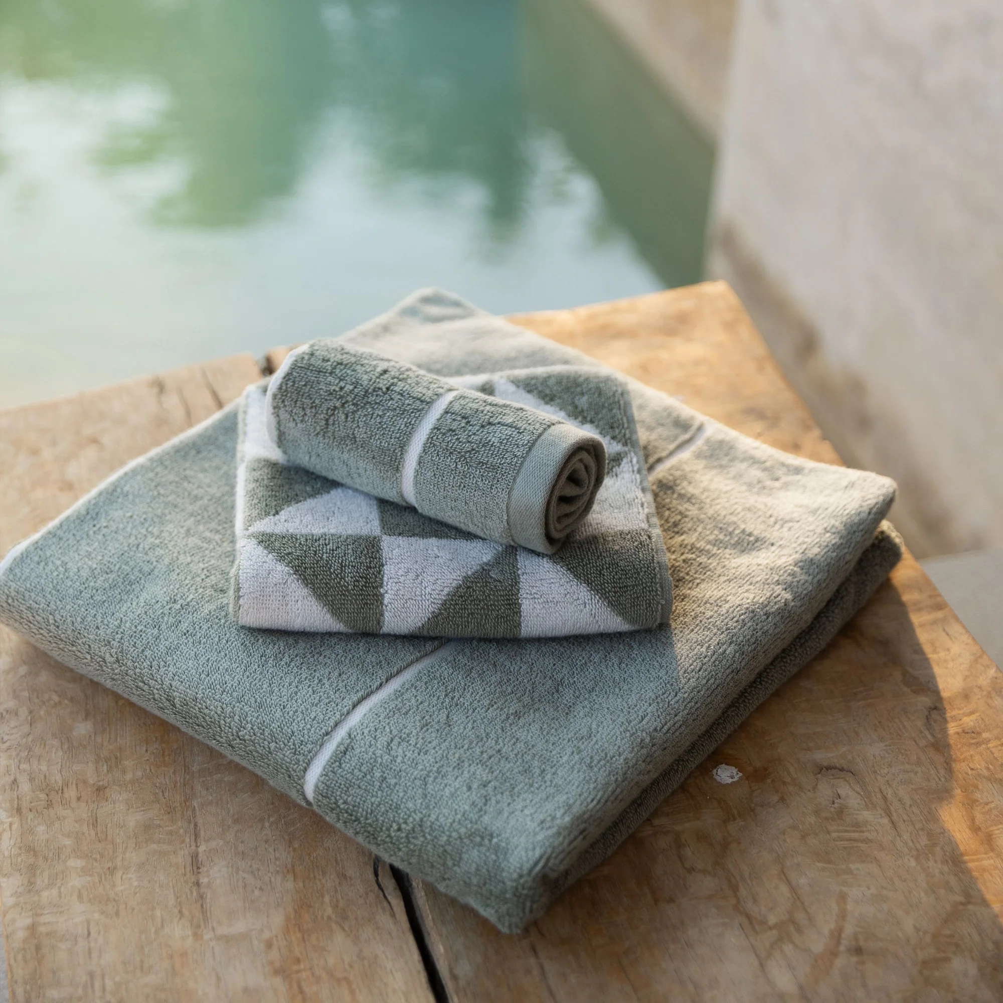 Umbra Cotton Beach Towel - Image 33