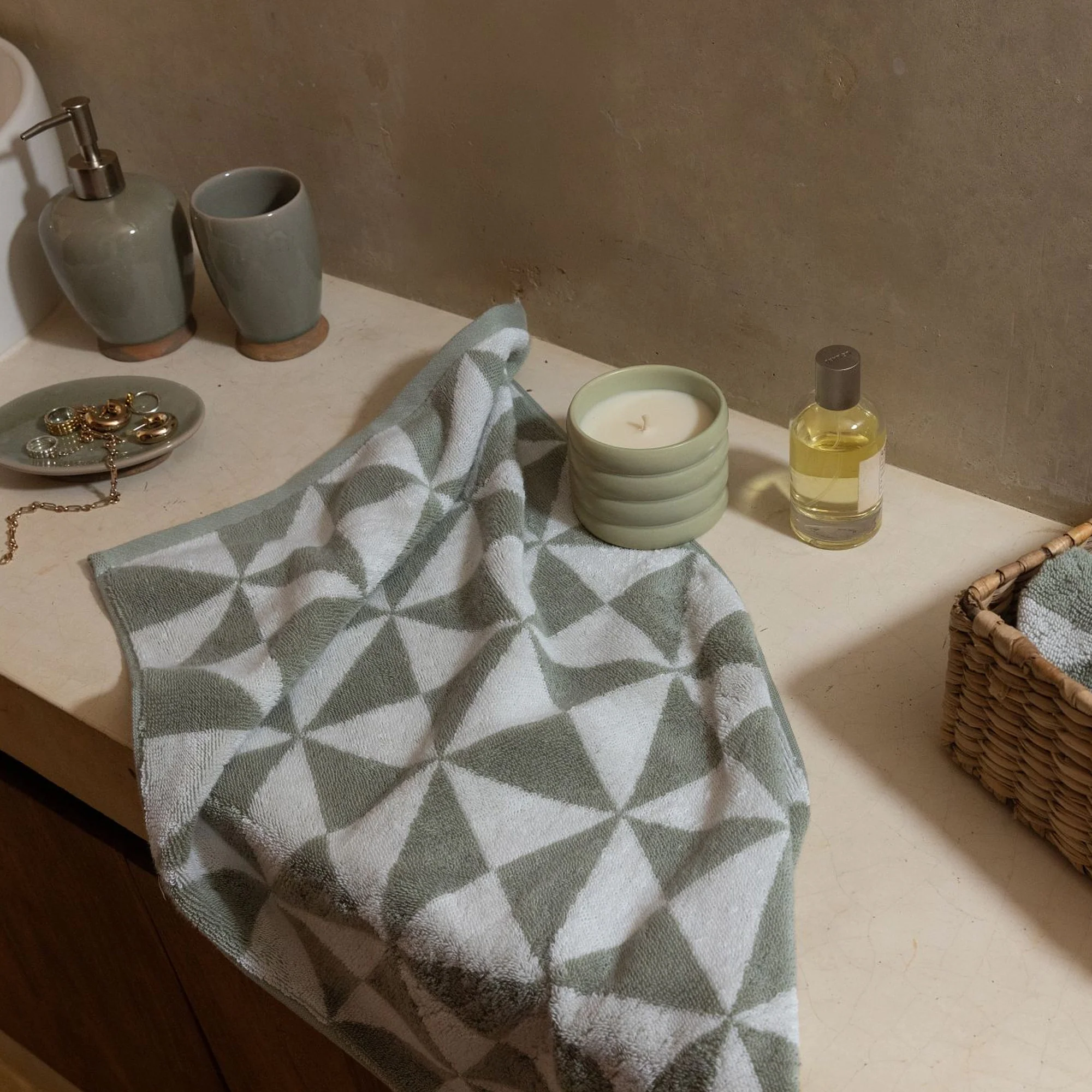 Umbra Cotton Beach Towel - Image 34